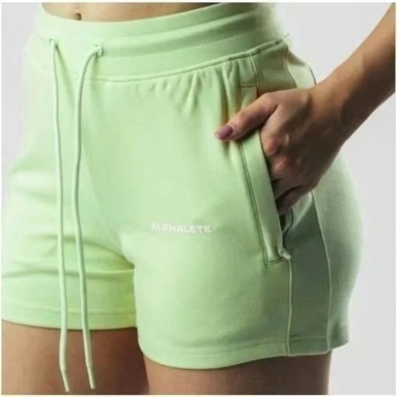 Alphalete Pants - Alphalete NWT Essential Core Frozen Spring Shorts- Size Small‎